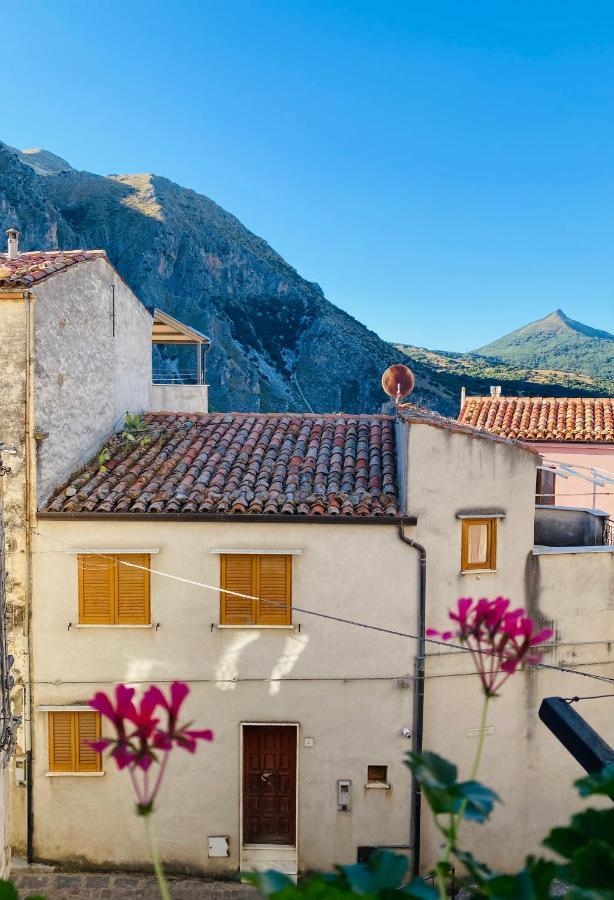 A Punta Terra Isnello Bed and Breakfast Exterior foto